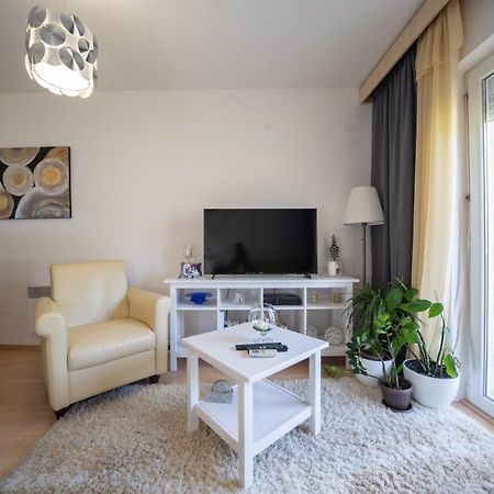 Sunshine Apartment โกตอร์ ภายนอก รูปภาพ