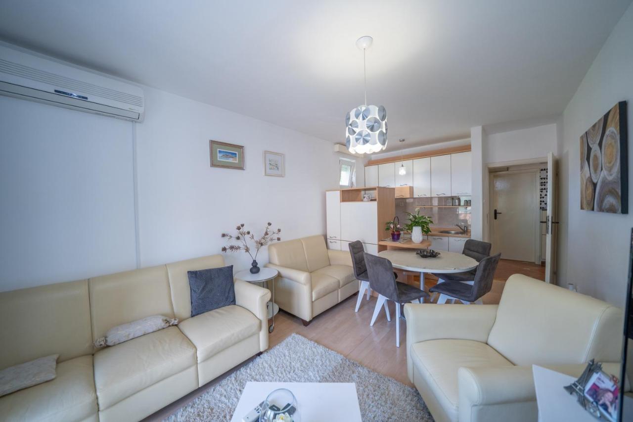 Sunshine Apartment โกตอร์ ภายนอก รูปภาพ