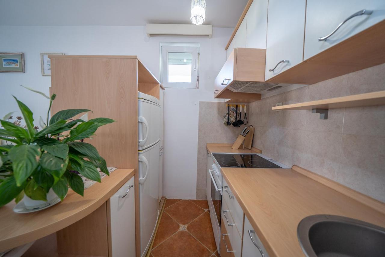 Sunshine Apartment โกตอร์ ภายนอก รูปภาพ