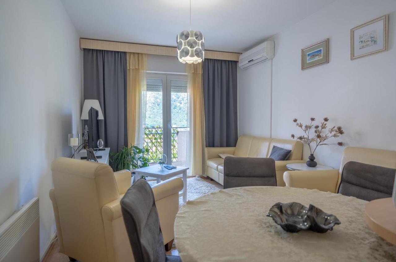 Sunshine Apartment โกตอร์ ภายนอก รูปภาพ
