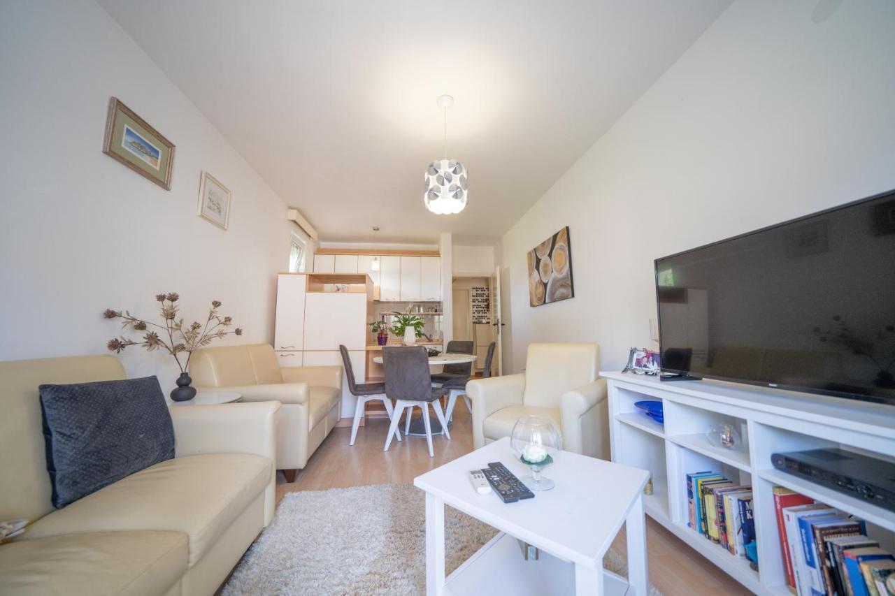 Sunshine Apartment โกตอร์ ภายนอก รูปภาพ
