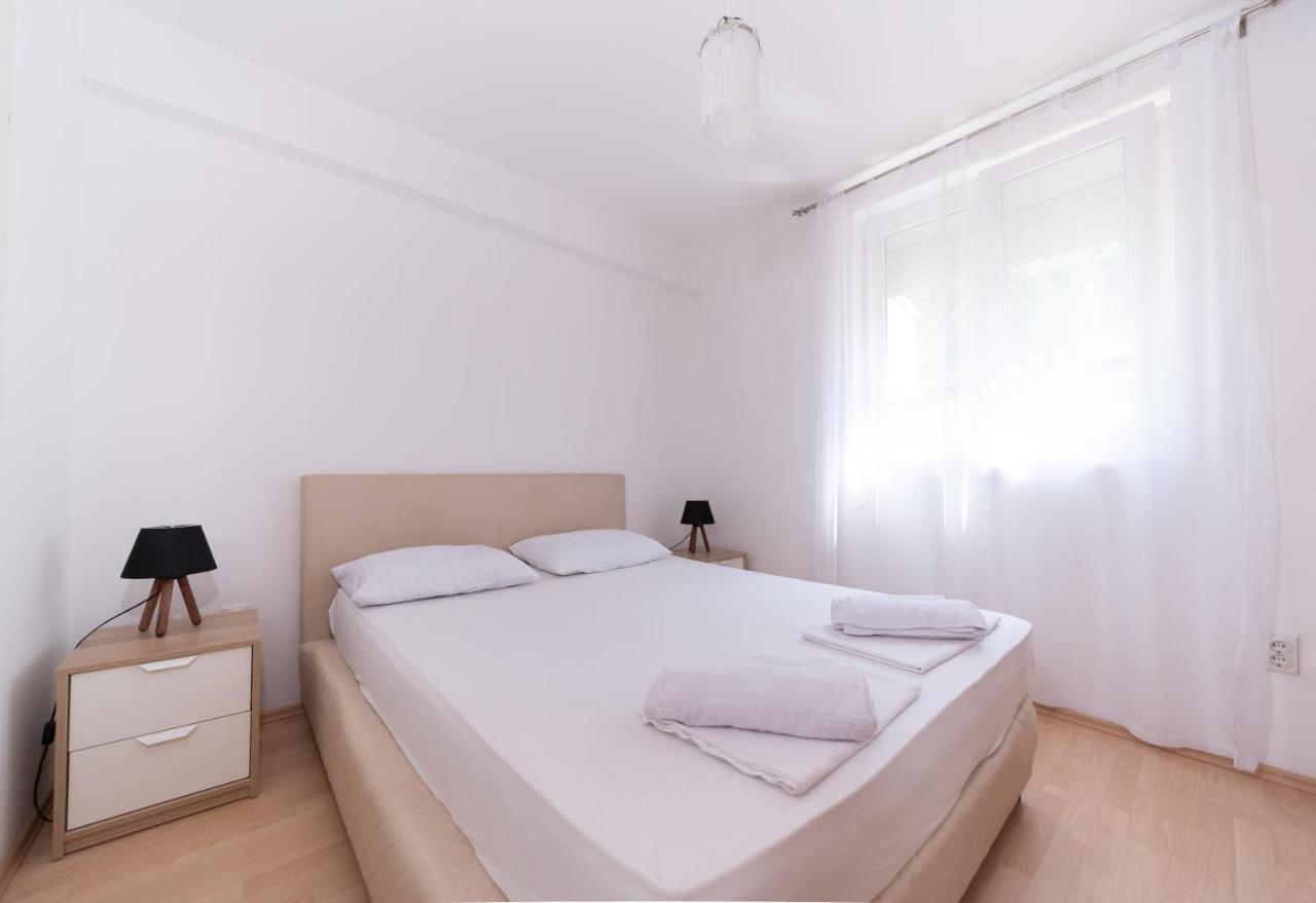 Sunshine Apartment โกตอร์ ภายนอก รูปภาพ